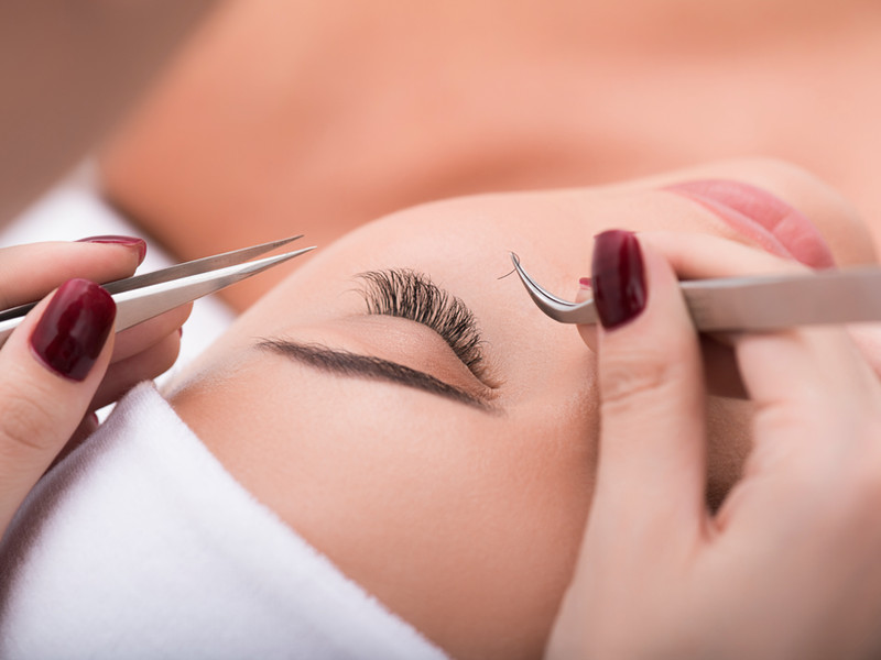 Lash extensions at Everybody's Beautiful